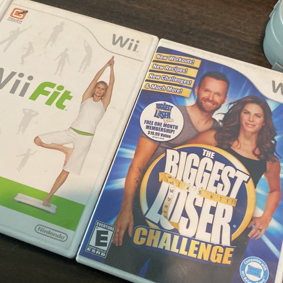 Wii Fit Bundle Plus Mario Kart & So much More - Picture 9 of 12